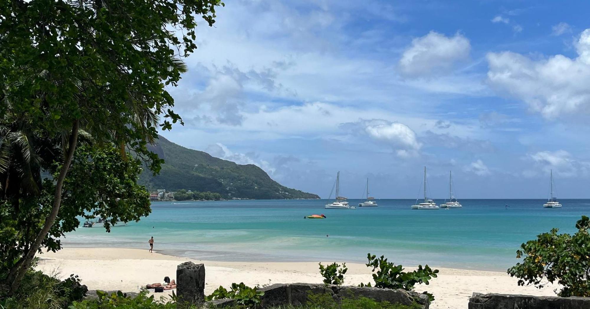 Panorama Guesthouse Apartments Beau Vallon Beach Exterior foto