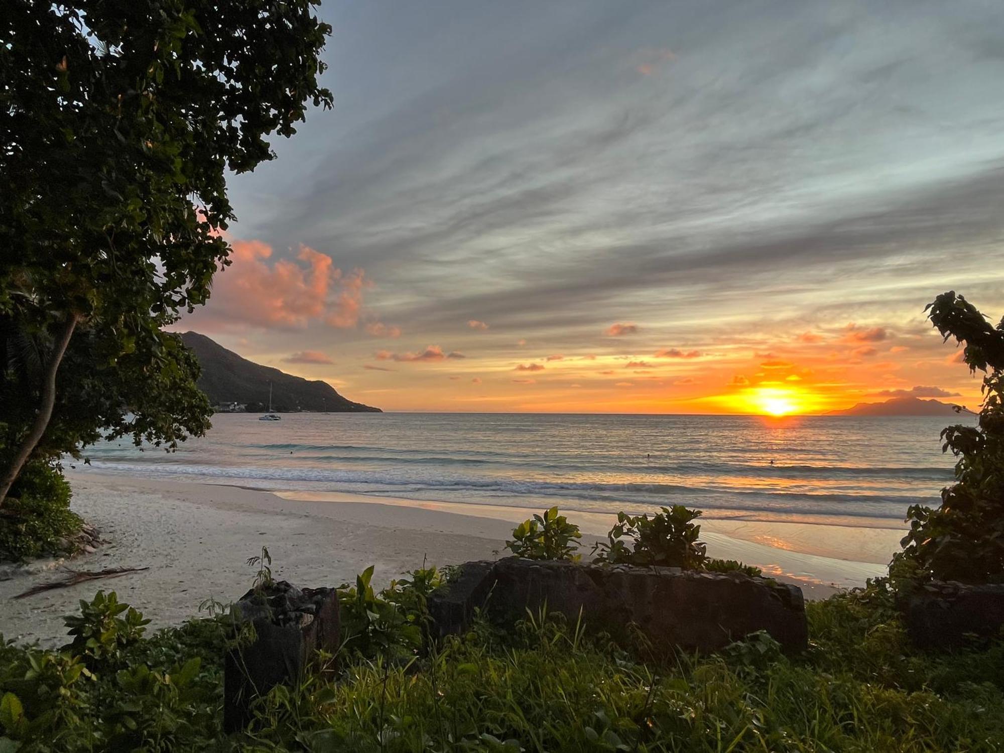 Panorama Guesthouse Apartments Beau Vallon Beach Exterior foto